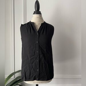 Uniqlo button down sleeveless blouse